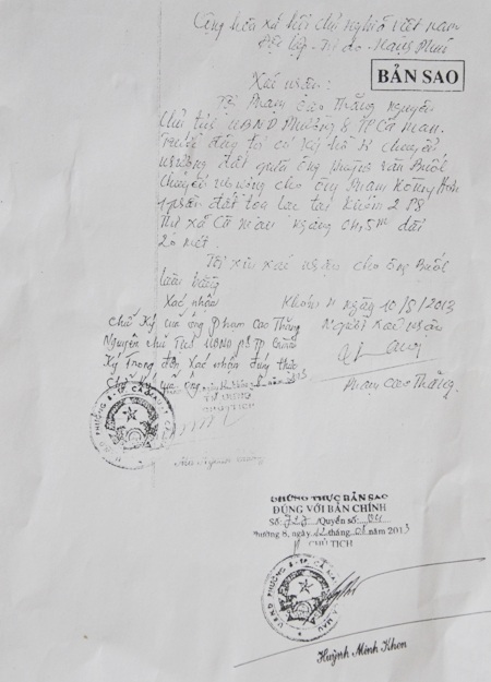 Ông Phạm Cao Thăng (nguyên Chủ tịch UBND phường 8) xác nhận hồ sơ sang nhượng đất giữa ông Huỳnh Văn Buốl và ông Phạm Hoàng Hơn vào năm 1993 là do ông ký, chứ không phải ông Trần Hoàng Mỹ như trong hồ sơ thể hiện.