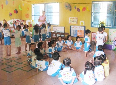 Vẫn còn tình trạng giáo viên mầm non làm việc quá giờ. (Ảnh minh họa)