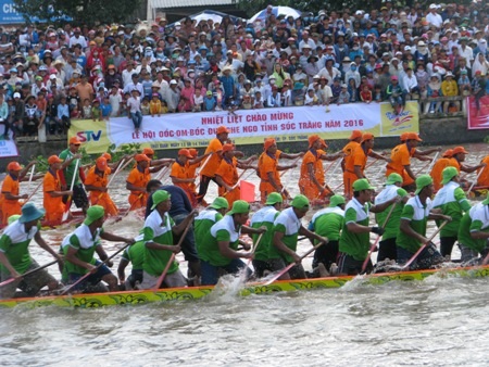 Rượt đuổi ngoạn mục.