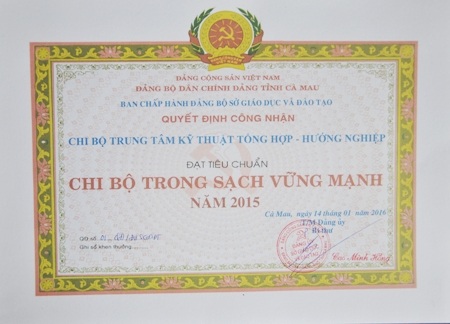 Bị giáng chức không lý do, Phó giám đốc trung tâm Hướng nghiệp “kêu cứu” ! - 4