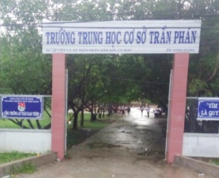 Trường THCS Trần Phán, nơi ông Nguyễn Việt Đang công tác với chức danh Phó hiệu trưởng.