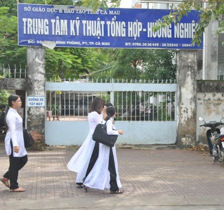 Trung tâm Hướng nghiệp Cà Mau, nơi xảy ra nhiều “lùm xùm” trong bổ nhiệm cán bộ. Trong đó, Giám đốc Trung tâm được ưu ái khi bổ nhiệm quá 2 nhiệm kỳ.