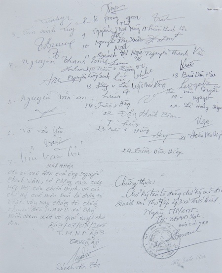 Biên bản ngày 3/8/2005 có chữ ký xác nhận của chính quyền địa phương, nhưng cơ quan chức năng cho là “soạn sẵn”.