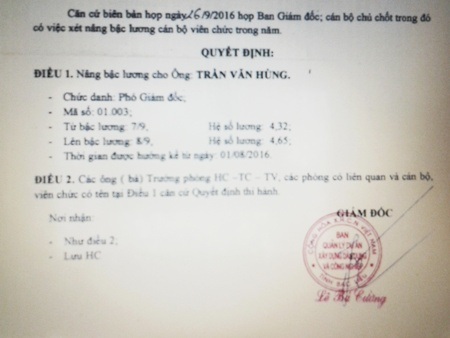 Vụ không còn chức vẫn ký nâng lương: Rút kinh nghiệm! - 2
Một quyết định nâng bậc lương cho cán bộ do ông Lê Bá Cường ký ngày 10/10/2016 khi ông Cường không còn là Giám đốc Ban QLDA XDCN tỉnh Bạc Liêu.