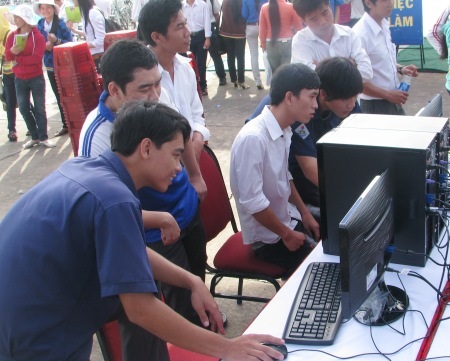 Năm 2017: Cà Mau dành 54,5 tỷ đồng cho chương trình việc làm - 1 Một trong những giải pháp thực hiện chương trình việc làm năm 2017 của tỉnh Cà Mau là ưu tiên hỗ trợ chính sách tín dụng cho thanh niên lập nghiệp, sinh viên khởi nghiệp. (Ảnh minh họa)