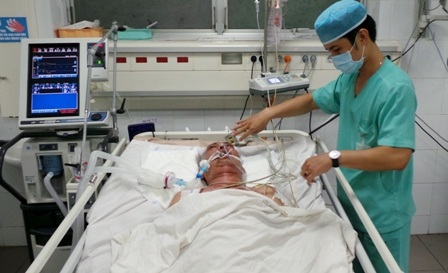 Tình trạng ngộ độc dẫn tới biến chứng viêm phổi khiến bệnh nhân lâm vào nguy kịch