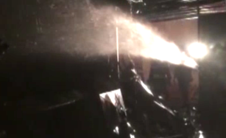 12 lô hàng vắc xin bị hư hỏng hoàn toàn sau cháy kho - 1 Ngọn lửa nhanh chóng được khống chế nhưng toàn bộ kho vắc xin đã hư hỏng