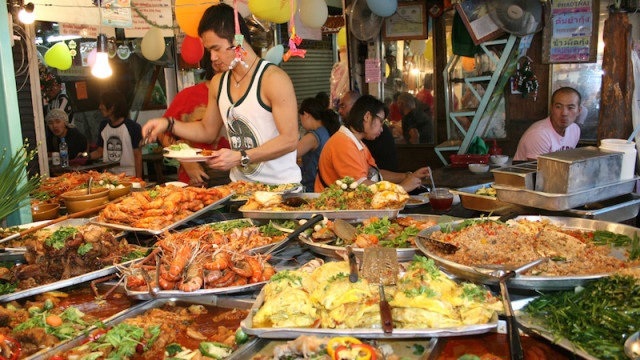 Những kiểu chi phí khiến bạn "đốt tiền" trong chuyến du lịch - 2 Những kiểu chi phí khiến bạn "đốt tiền" trong chuyến du lịch - 2