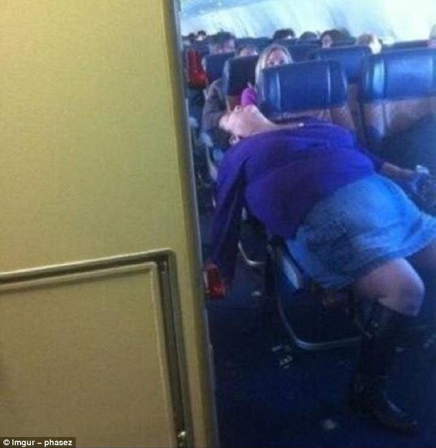 Khi hầu hết hành khách khó lòng có một giấc ngủ đúng nghĩa trên máy bay, thì người phụ nữ này là ngoại lệ.