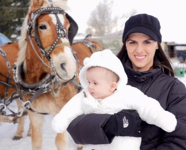 Nhận gần 20.000 đơn xin việc làm bảo mẫu cho chuyến du lịch khắp thế giới - 3 Đến nay, họ đã nhận được gần 20.000 đơn xin việc