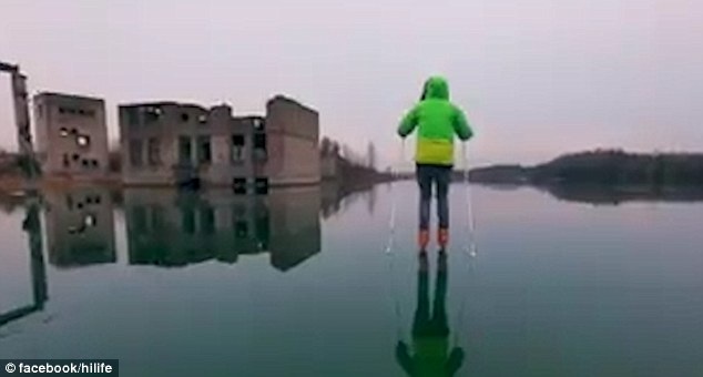 Mặt hồ đóng băng biến nơi này thành sân băng lý tưởng