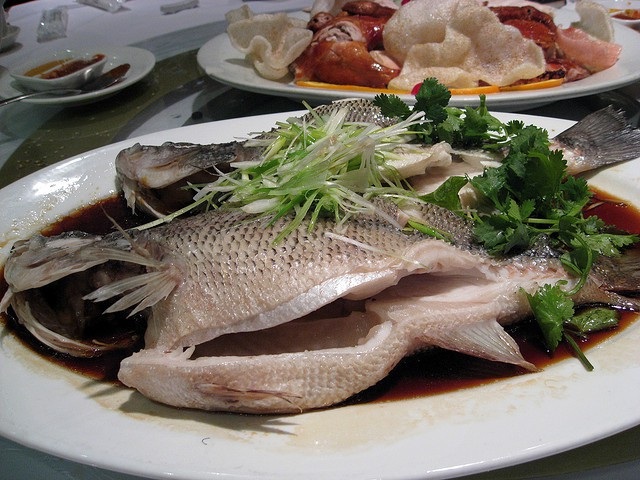 Cá cũng là món không thể thiếu trong bàn tiệc