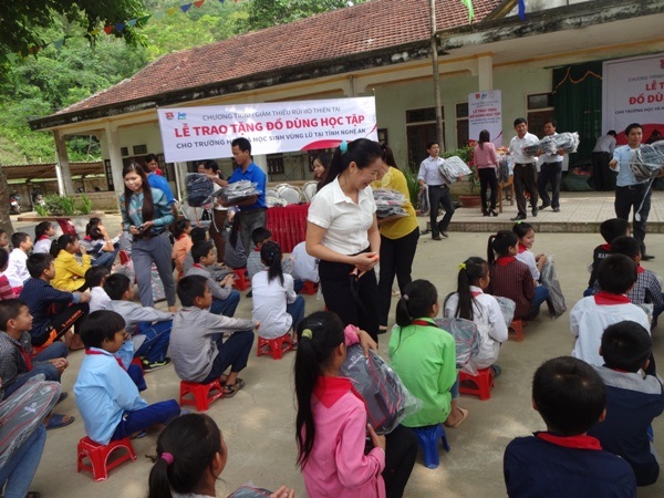 Prudential hỗ trợ khẩn cấp cho đồng bào Quảng Bình bị thiệt hại do ảnh hưởng thiên tai - 1