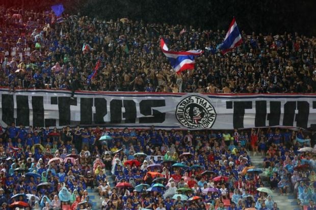 Thái Lan vẫn sẽ đá các trận vòng knock-out AFF Cup trên sân nhà - 1 CĐV Thái Lan vẫn có cơ hội theo dõi AFF Cup 2016 trên sân nhà