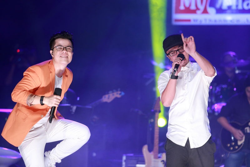 Đinh Mạnh Ninh “cầu hôn” khiến nữ diễn viên Hàn Quốc bối rối - Ảnh 7. Đinh Mạnh Ninh “cầu hôn” khiến nữ diễn viên Hàn Quốc bối rối - Ảnh 7.