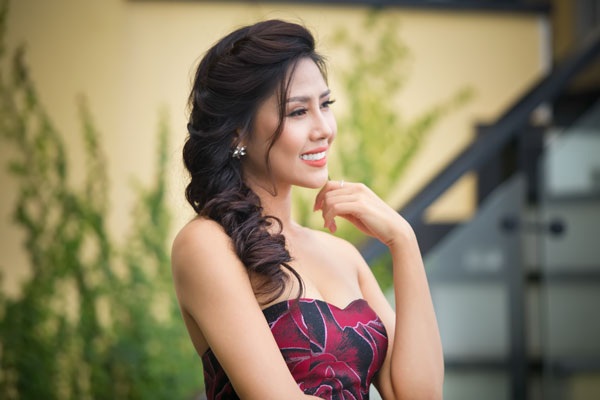 Nguyễn Thị Loan được cấp phép dự thi Hoa hậu Hòa bình quốc tế - 9 Một số hình ảnh của người đẹp Nguyễn Thị Loan tại buổi gặp gỡ báo chí tại Hà Nội.