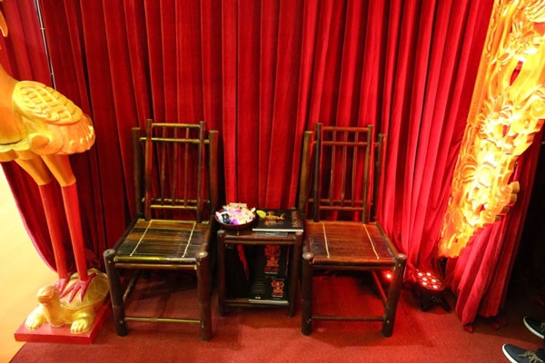 Vở diễn hầu đồng Tứ Phủ “hút khách” tại Anh - 2 Vở diễn hầu đồng Tứ Phủ “hút khách” tại Anh - 2