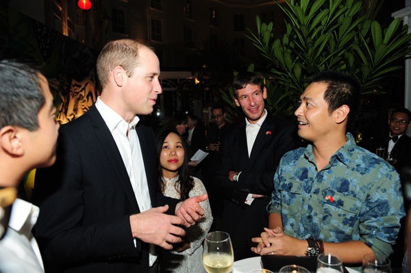 Nghệ sĩ Xuân Bắc nói gì khiến Hoàng tử William bật cười? - 4 MC Phan Anh là một trong những khách mời của buổi gặp gỡ Hoàng tử Anh. (Ảnh: Đại sứ quán Anh tại Việt Nam)