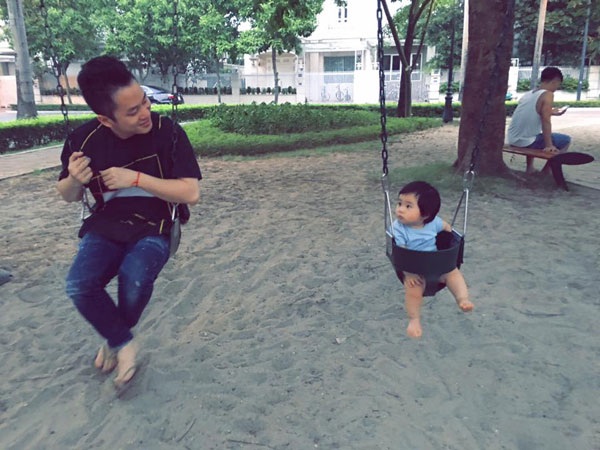 Tùng Dương nói gì về mâu thuẫn với Hà Trần? - 3 Tùng Dương hạnh phúc khi có bé Voi