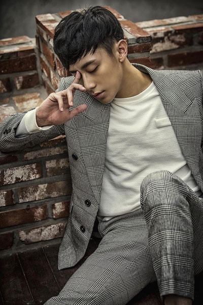 Rocker Nguyễn đốn tim khán giả nữ với “Em yêu” - 7
Đối với Rocker Nguyễn lúc này, ca khúc trên hoàn toàn là tâm sự thật của cá nhân anh về tình yêu, về tất cả những người con gái anh đã từng yêu...