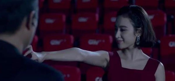 Angela Phương Trinh trong bộ phim Vệ sĩ, tiểu thư và thằng khờ.