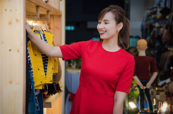 Đến tham dự sự kiện còn có người đẹp Lã Thanh Huyền.