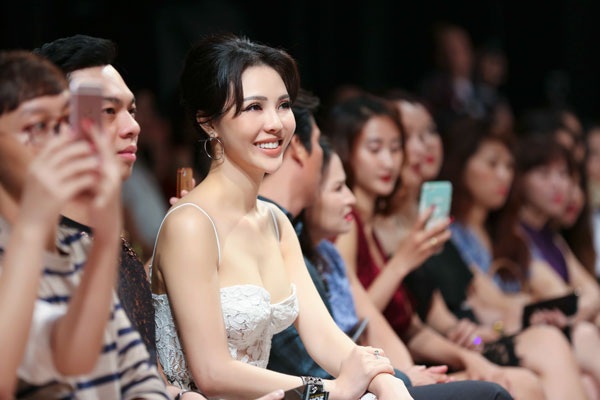 Á hậu Trà Giang tái xuất với vẻ đẹp sexy - 7 Á hậu Trà Giang tái xuất với vẻ đẹp sexy - 7