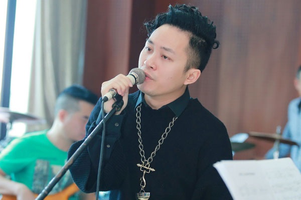 Chờ đợi gì ở màn kết hợp của Tùng Dương và Hà Trần? - 2 Chờ đợi gì ở màn kết hợp của Tùng Dương và Hà Trần? - 2