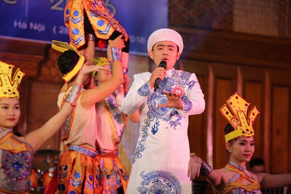Hoàng Thanh Long gây ấn tượng mạnh tại cuộc thi Tài năng âm nhạc trẻ toàn quốc 2016” do Cục Nghệ thuật biểu diễn phối hợp với Học viện Âm nhạc Quốc gia Việt Nam và Hội Nhạc sĩ Việt Nam tổ chức vừa kết thúc.