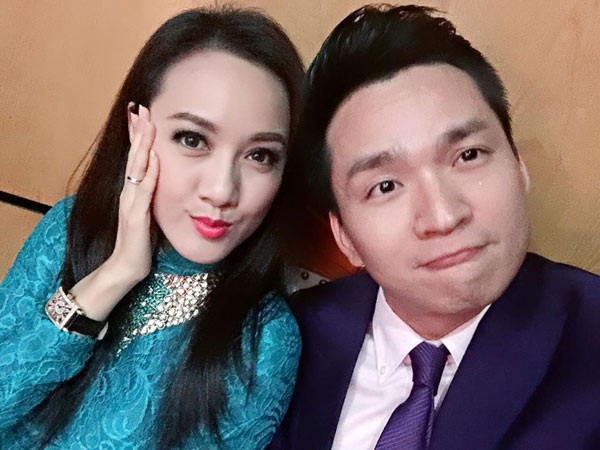 MC Hạnh Phúc chia sẻ “sự cố hài hước” của các BTV khi lên sóng trực tiếp - 2 Khoảnh khắc tự sướng ngộ nghĩnh của MC Hạnh Phúc và BTV ngoài giờ lên sóng truyền hình.Hạnh Phúc chia sẻ, công việc ghi hình trực tiếp đòi hỏi phải nghiêm túc, rất căng thẳng nên các BTV thường tranh thủ thư giãn. Những hình ảnh lọt sóng vừa qua chỉ là sự cố không nghiêm trọng.