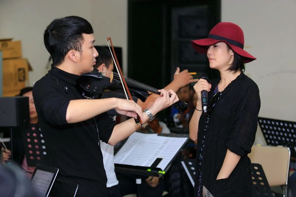 Thu Phương tự giảm phần lớn cát- sê để ủng hộ Hoàng Rob - 1 Thu Phương giảm phần lớn cát - sê để ủng hộ Hoàng Rob.