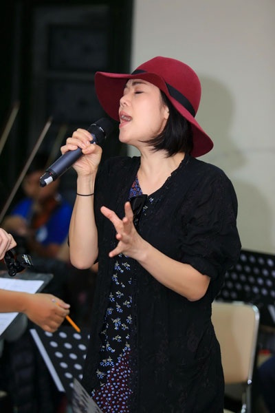 Thu Phương tự giảm phần lớn cát- sê để ủng hộ Hoàng Rob - 8 Thu Phương tự giảm phần lớn cát- sê để ủng hộ Hoàng Rob - 8