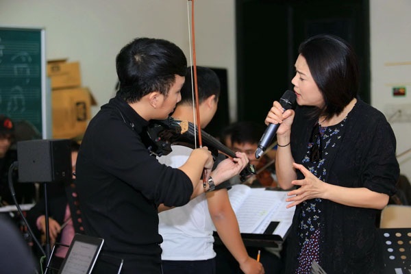 Thu Phương tự giảm phần lớn cát- sê để ủng hộ Hoàng Rob - 6 Thu Phương tự giảm phần lớn cát- sê để ủng hộ Hoàng Rob - 6