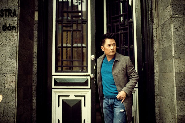 Bằng Kiều: “Nhớ da diết không khí ngày cận Tết” - 1 Trở về Hà Nội biểu diễn trong đêm nhạc Phó Đức Phương dịp cuối năm, Bằng Kiều nôn nao nhớ không khí Tết quê nhà.