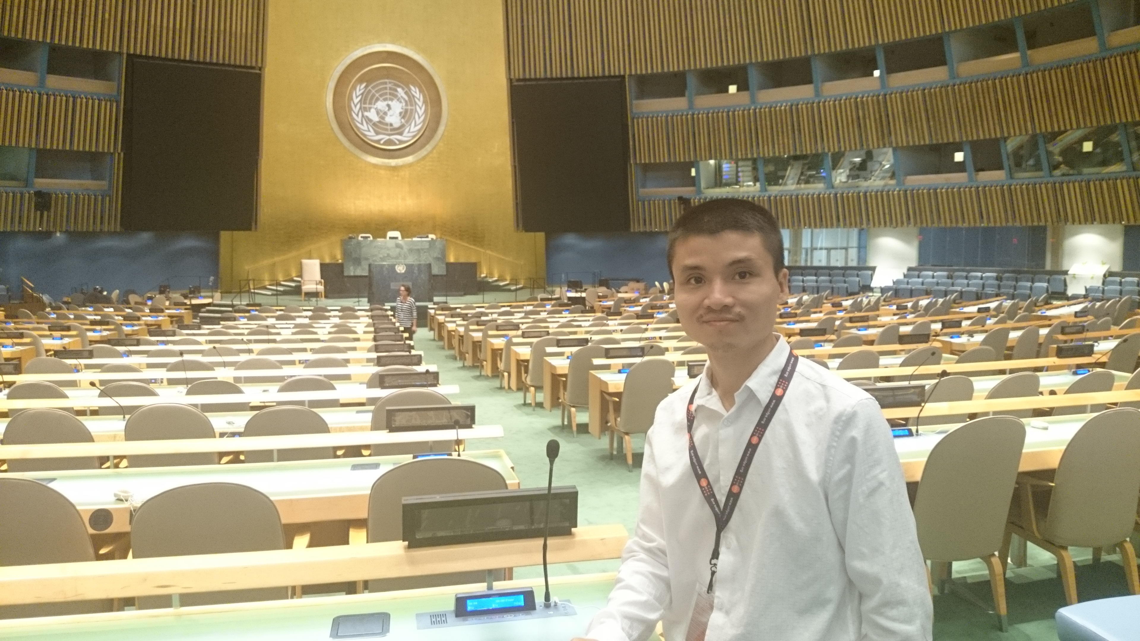 PTBT Phạm Tuấn Anh tác nghiệp tại trụ sở Liên Hợp Quốc (New York, Mỹ) tháng 9/2014.