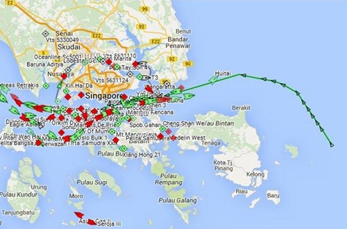 Tàu ngầm Kilo 185 - Khánh Hòa đang về Cam Ranh - 2 Lộ trình tàu Rolldock Storm
vào eo biển Singapore.