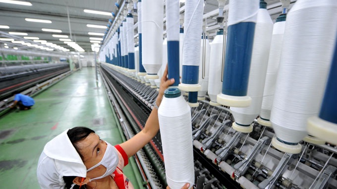 Chưa vào TPP, hàng tỷ USD đã đổ về Việt Nam - 2 Thách thức lớn nhất của
ngành dệt may Việt Nam là lệ thuộc vào nguyên liệu của nước ngoài.