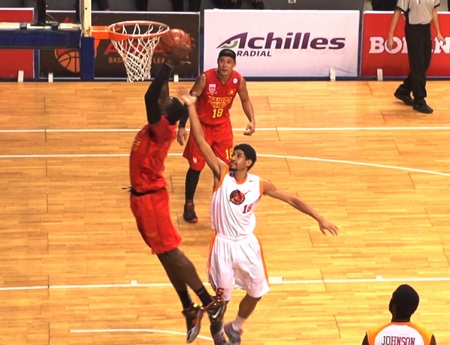 Sài Gòn Heat vượt qua Indonesia Warriors ngay tại xứ vạn đảo