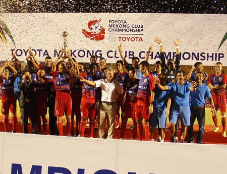 B.Bình Dương trên bục cao nhất (ảnh: Kim Điền)