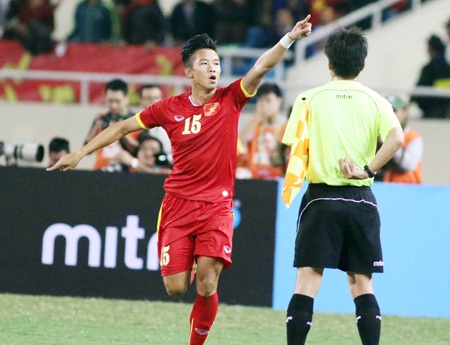 Ngọc Hải được đánh giá là hậu vệ phải hay nhất AFF Cup 2014 (ảnh: Gia Hưng)