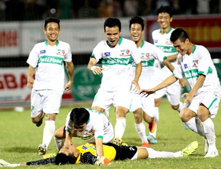 HA Gia Lai bắt đầu nghĩ đến ngôi vô địch V-League với lứa U19