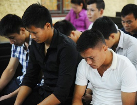 Bi kịch đầy nước mắt của những cầu thủ bị treo giò vĩnh viễn