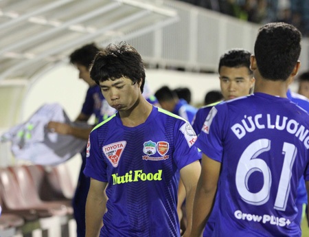 Công Phượng vẫn được HLV Graechen Guillaume tin tưởng