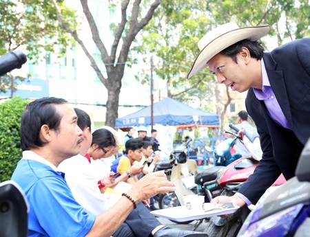 Thị trưởng Mỹ Phạm Đình Nguyên đích thân mời cafe khách hàng