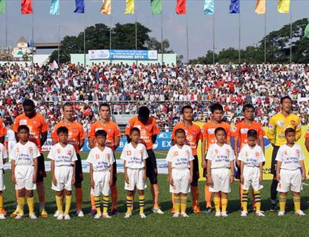 Lấy bóng đá nuôi bóng đá nhờ thu hút khán giả đến xem V-League