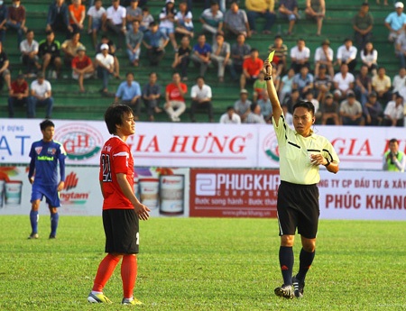 Ban trọng tài phủ nhận chuyện bênh vực HA Gia Lai