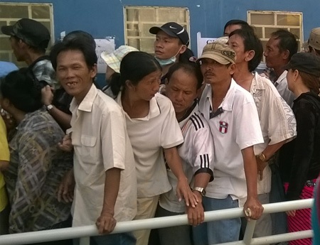 Nhu cầu mua vé tăng cao hơn hẳn hôm qua