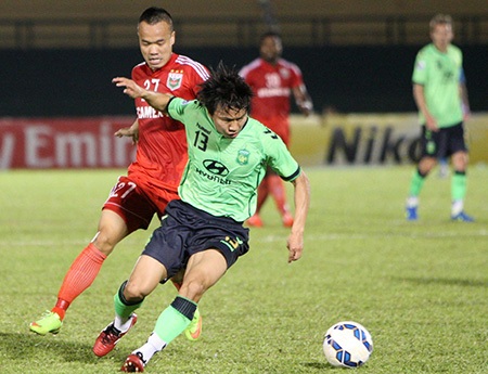 Abass ghi bàn, B.Bình Dương thoát cảnh trắng tay ở AFC Champions League - 1 B.Bình Dương có trận đấu vất vả trước Jeonbuk Motors (ảnh: Anh Hải)