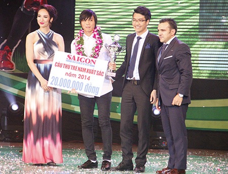 Tiền vệ Tuấn Anh (HA Gia Lai) là cầu thủ trẻ hay nhất năm 2014