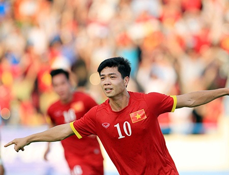 Hàng tiền đạo U23 Việt Nam: Công Phượng hay Phi Sơn?